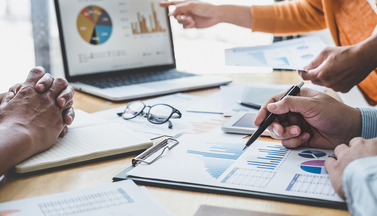 How Data Teams Can Eliminate Ad-Hoc Reporting with KuhstomDataGPT